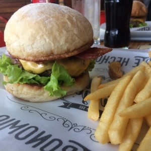 chesse burger con bacon