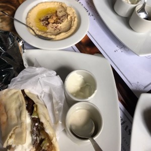shawarma y humus 
