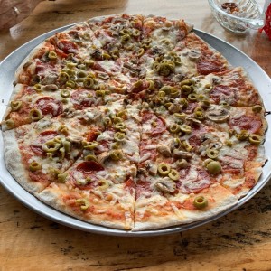 Pizza de Don Quijote (Pepperoni/Hongos/Aceitunas) tamaño familiar