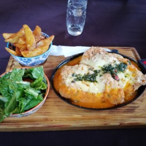 milanesa de pollo con papas fritas 