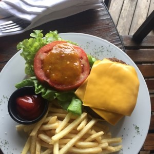 hamburguesa con salsa chutney