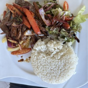 Lomo saltado