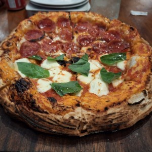 Rica pizza, la cena de mis amigos 