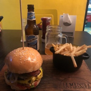 Burger La Maestra