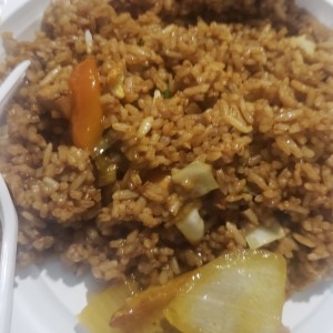 arroz frito de combinación con puerco agridulce 