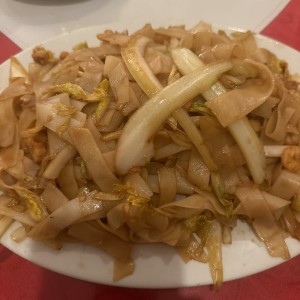 Chow fun con camarones seco al estilo chino 