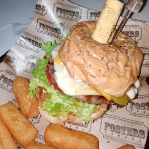 Fosters Burger con queso fundido inyectado