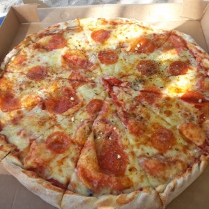 Pizza familiar de.peperoni