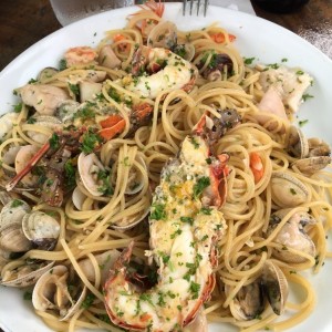 Spaguetti con Mariscos al Oleo