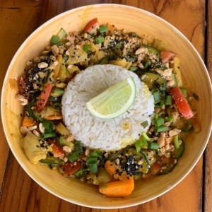 Thai curry vegetables with chiken