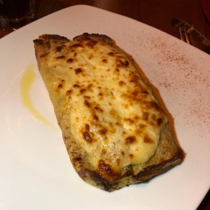 Canelones rellenos y gratinado