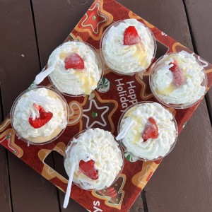 Fresas con Crema y Leche Condensada