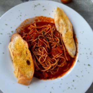 Spaghetti pomodoro 