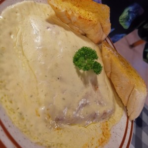 Lasagna de carne en salsa blanca