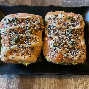 Fancy tostadas de salmon