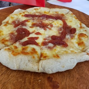 Pizza de Mermelada de Fresa y Mozzarella