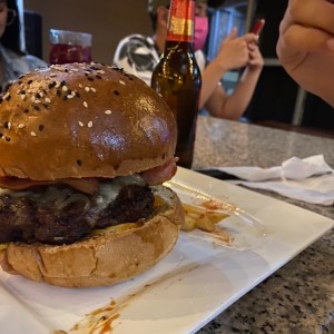 La Berraquera Burger