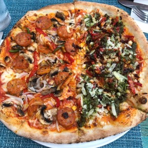 Pizza Chorizo y El Capricho