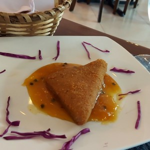 Queso Frito con salsa Maracuya en  Chef Pascal