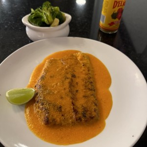 Filete de corvina a ajillo