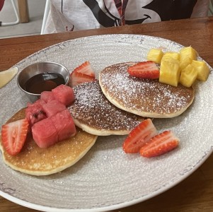 Pancake y frutas 