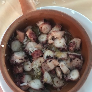 pulpo al ajillo 