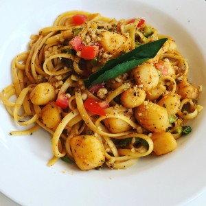Pasta with scallops 