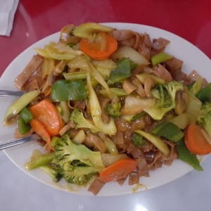 Chow Fun de vegetales y curry