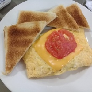 Omelet con jamon y queso + vegetales adicionales 