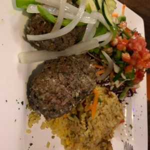 Kebab Sababa con Arroz con Pollo y Ensalada