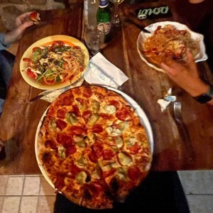 ensalada, pizza, pasta