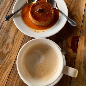 Flan de cafe y Cappuccino con amaretto