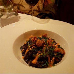 Risotto negro con calamares