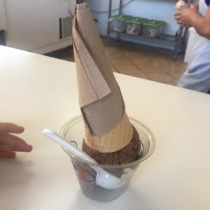 helado chocolate en vasito