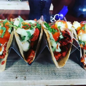 Tacos de pastor con mozarella