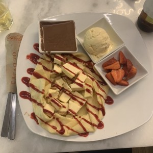 Cheese Cake & Strawberry Crêpe