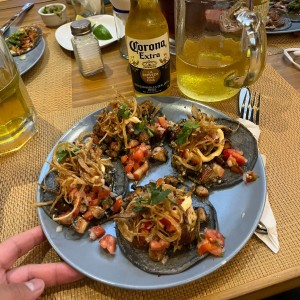 Tacos de Chicharron de Pulpo