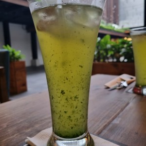 limonada con Hierba Buena