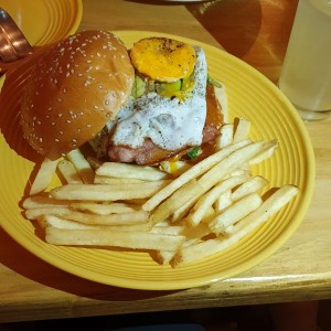 Burger Gula con Aguacate