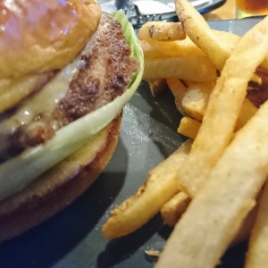 REAL BURGERS - Classic Cheddar Burger
