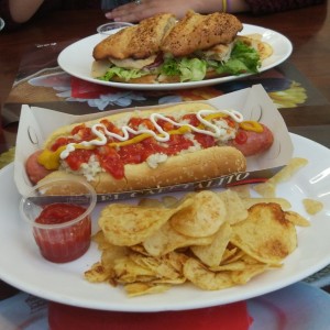 Hotdog Alemán y Panini de pollo