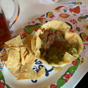 Guacamole y frijoles con nacho