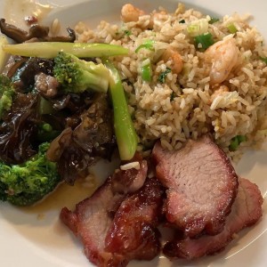 Char siu, arroz de camaron y lomito con hongos 