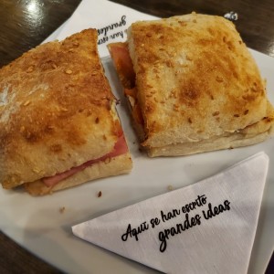 pavo sandwich delight