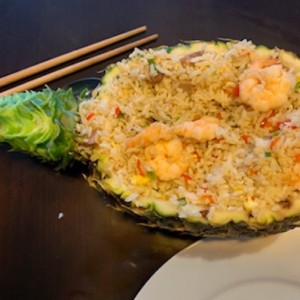 arroz en canoa de piña