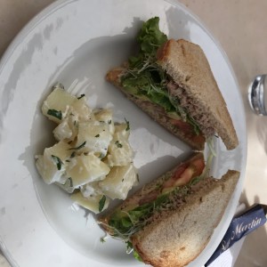 sandwich atun 