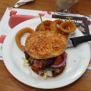 HAMBURGUESAS - Bacon Gouda Burger