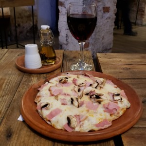 pizza + vino