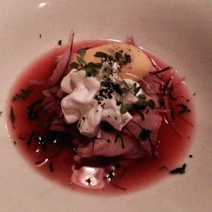 Ceviche de corvina con sorbete de parchita y espuma de coco