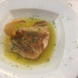 Salmon en mantequilla de perejil